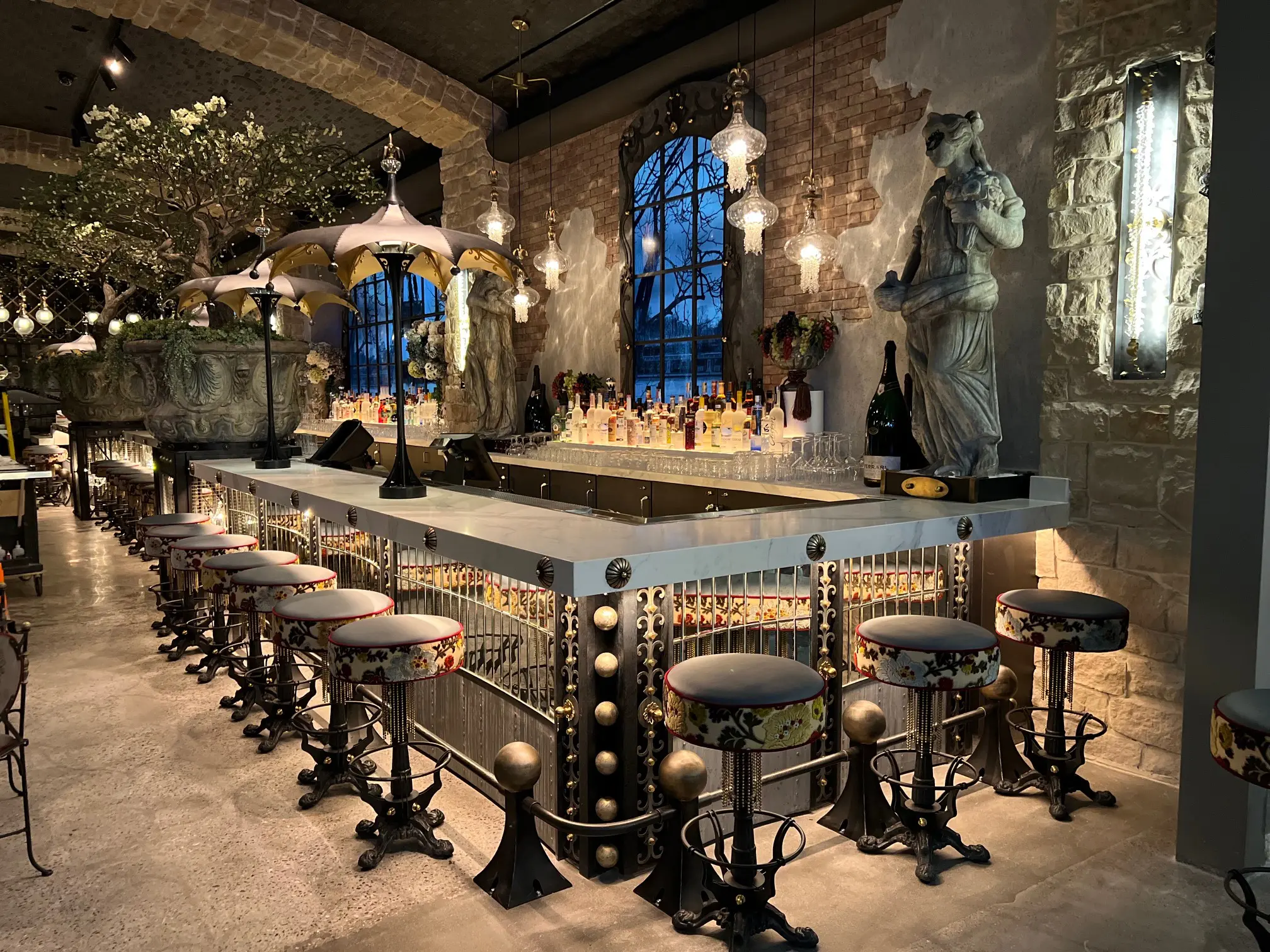 Lisa Vanderpump LV Tree 1